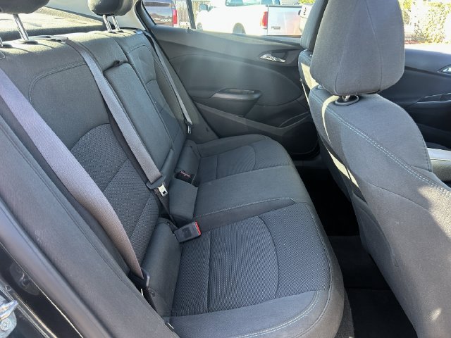 Used 2017 Chevrolet Cruze LT FWD image 27