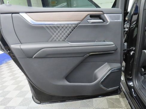 Used 2025 GMC Acadia Denali w/ Super Cruise Package image 52