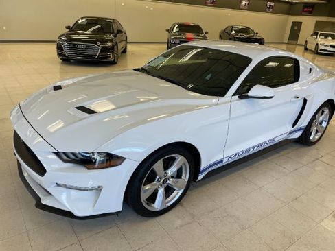 Used 2018 Ford Mustang Premium w/ Equipment Group 201A RWD image 3