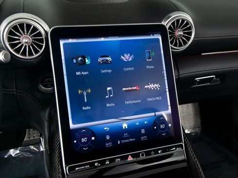 Used 2022 Mercedes-Benz SL 63 AMG 4MATIC image 25