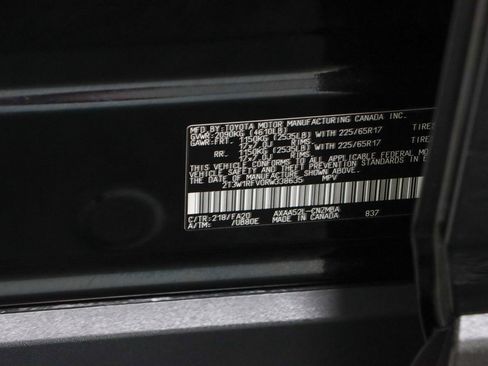 Used 2024 Toyota RAV4 XLE FWD image 31