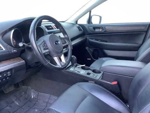 Used 2017 Subaru Outback 2.5i Limited image 3