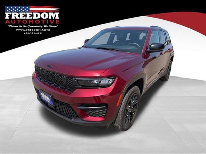 Used 2025 Jeep Grand Cherokee Altitude