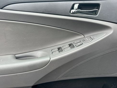 Used 2011 Hyundai Sonata GLS w/ Popular Equipment Pkg 2 FWD image 12