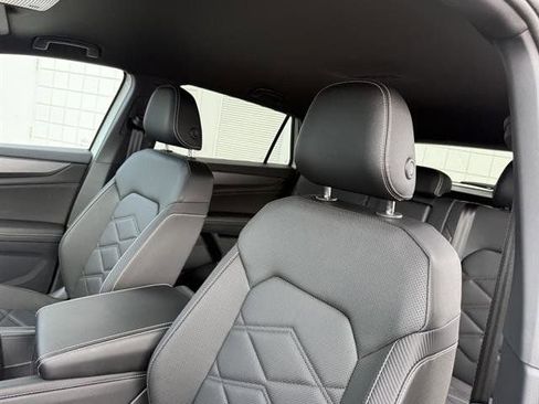 Certified 2025 Volkswagen Atlas Cross Sport SE image 16