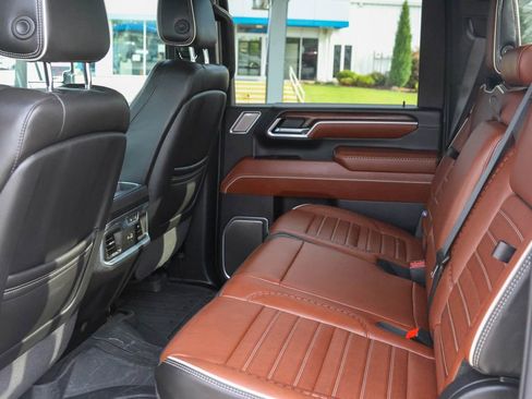 Used 2024 GMC Sierra 2500 Denali Ultimate AWD/4WD image 14