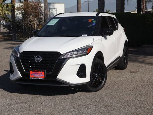 Used 2023 Nissan Kicks SR w/ SR Premium Package FWD image 4