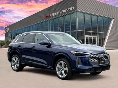 Certified 2025 Audi Q5 Premium w/ Premium Plus AWD/4WD image 5