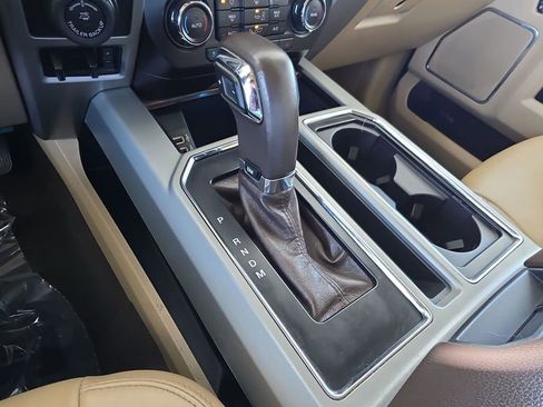 Used 2019 Ford F150 Lariat image 16