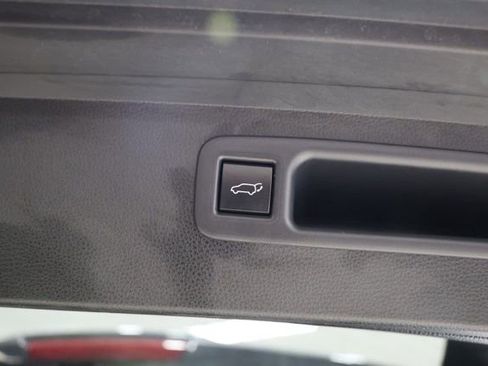 Used 2023 Toyota Highlander XLE image 35