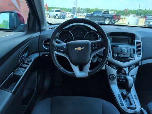 Used 2014 Chevrolet Cruze LT FWD image 2