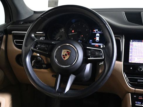 Used 2023 Porsche Macan AWD/4WD image 12