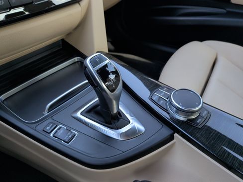 Used 2018 BMW 330i Sedan RWD image 19