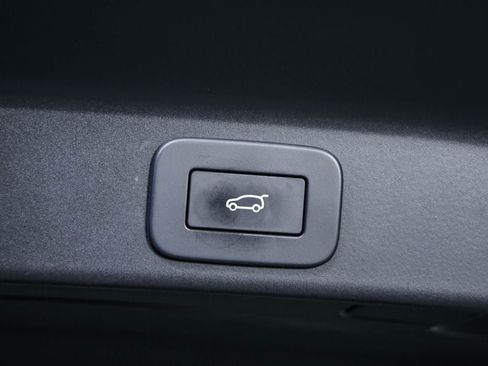 Used 2023 Jaguar F-PACE S AWD/4WD image 33