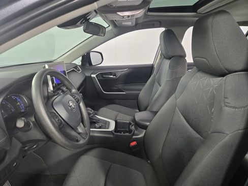 Used 2025 Toyota RAV4 XLE w/ Convenience Package AWD/4WD image 17