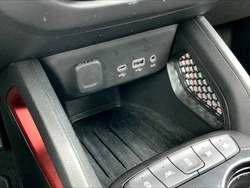 Used 2023 Chevrolet TrailBlazer RS image 32