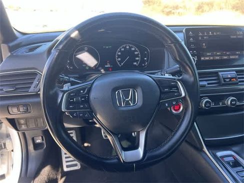 Used 2018 Honda Accord Sport image 17