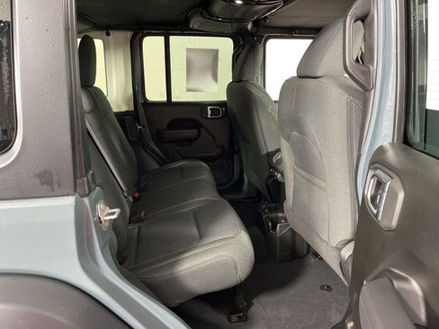 Used 2024 Jeep Wrangler Sport S image 7