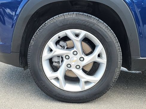 Used 2024 Chevrolet Trax LS w/ LS Convenience Package FWD image 22