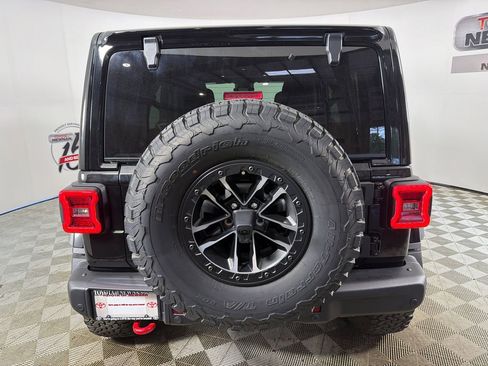 Used 2024 Jeep Wrangler Unlimited Rubicon AWD/4WD image 5
