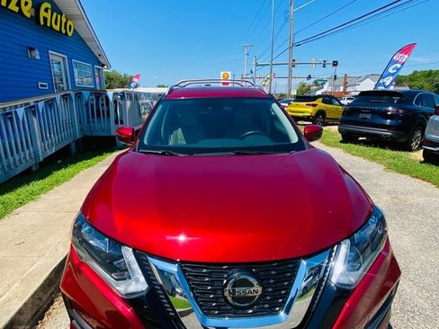 Used 2019 Nissan Rogue SV FWD image 3
