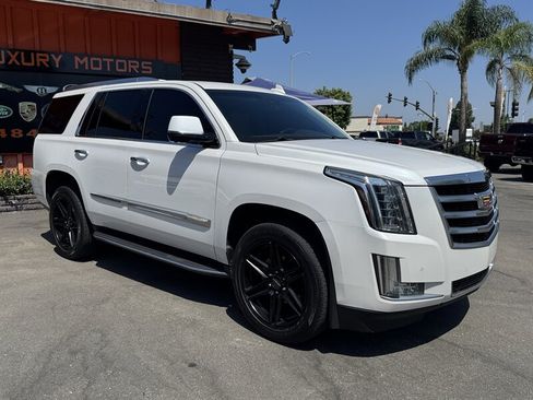 Used 2016 Cadillac Escalade Luxury AWD/4WD image 20