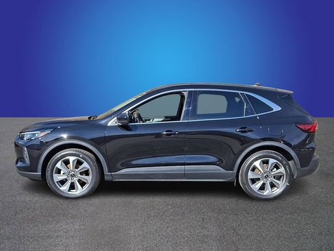 Used 2025 Ford Escape Platinum w/ Class II Trailer Tow Package image 7