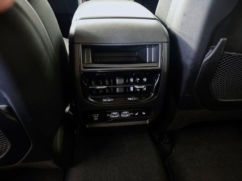 Used 2023 Jeep Grand Cherokee Limited AWD/4WD image 26