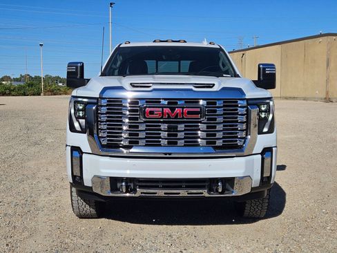 New 2026 GMC Sierra 2500 Denali w/ Denali Reserve Package image 9