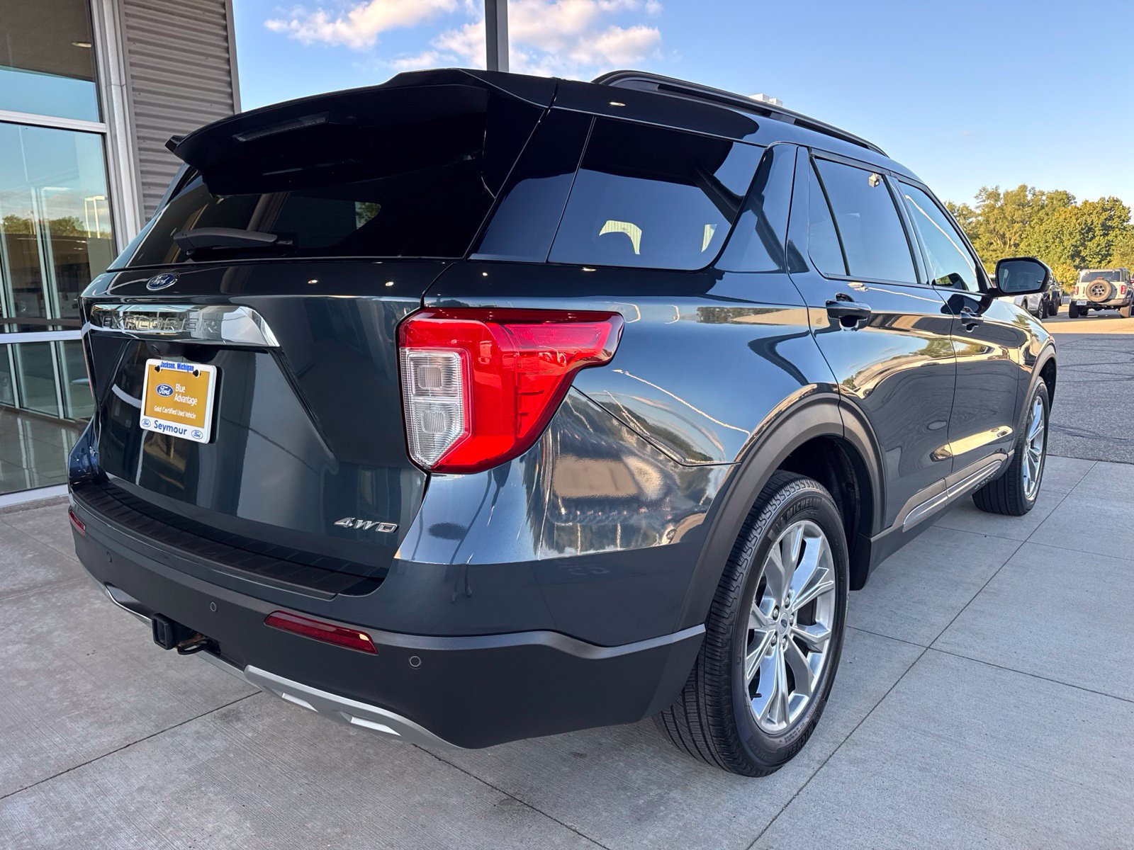 Certified 2024 Ford Explorer XLT w/ Equipment Group 202A AWD/4WD image 8