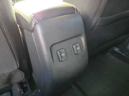 Used 2022 Nissan Kicks SV FWD image 16