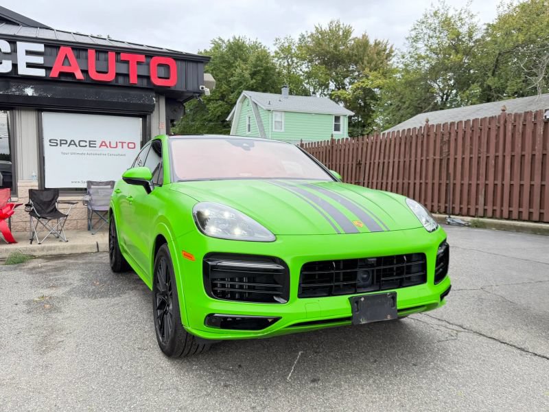 Used 2023 Porsche Cayenne GTS AWD/4WD image 4