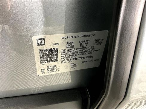 Used 2025 Chevrolet Tahoe LT RWD image 19