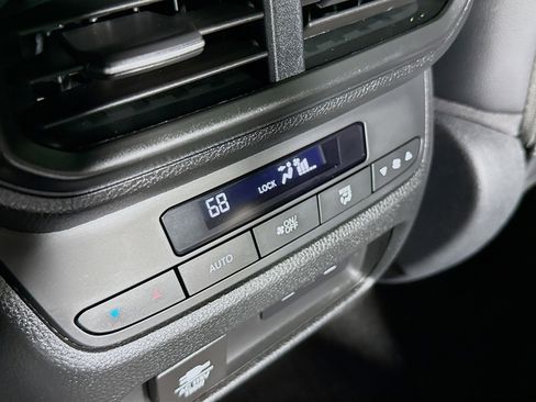 Used 2024 Honda Pilot TrailSport image 30