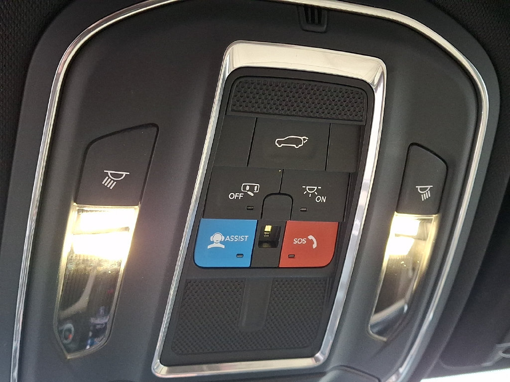 Used 2023 Jeep Grand Cherokee Limited w/ Luxury Tech Group II AWD/4WD image 23