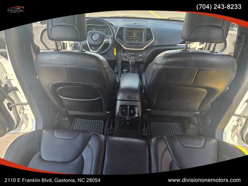 Used 2015 Jeep Cherokee Latitude w/ Cold Weather Group AWD/4WD image 14