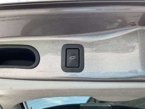 Used 2015 Toyota Highlander XLE AWD/4WD image 39