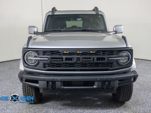 Used 2024 Ford Bronco Outer Banks AWD/4WD image 2