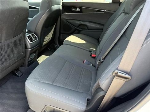 Used 2017 Kia Sorento AWD w/ LX V6 Convenience Package image 15