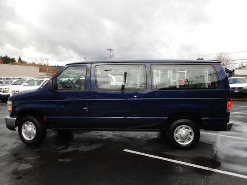 Used 2008 Ford E-350 and Econoline 350 Super Duty Wagon image 2