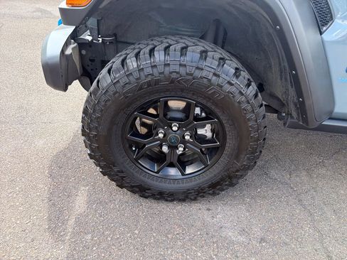 Used 2024 Jeep Wrangler Unlimited AWD/4WD image 31