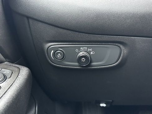 Certified 2023 Chevrolet Equinox LT w/ Driver Convenience Package image 29