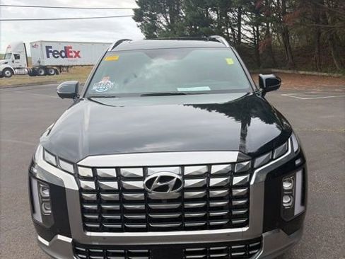 Used 2023 Hyundai Palisade Calligraphy w/ Cargo Package image 2