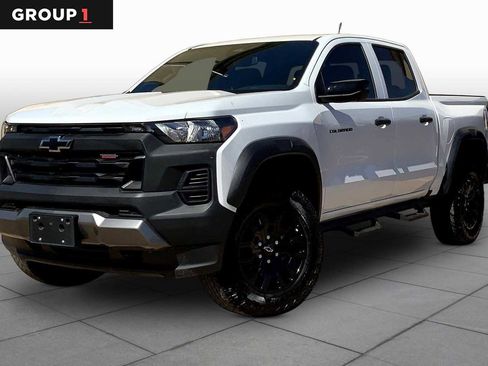 Used 2024 Chevrolet Colorado Trail Boss w/ Technology Package AWD/4WD image 1