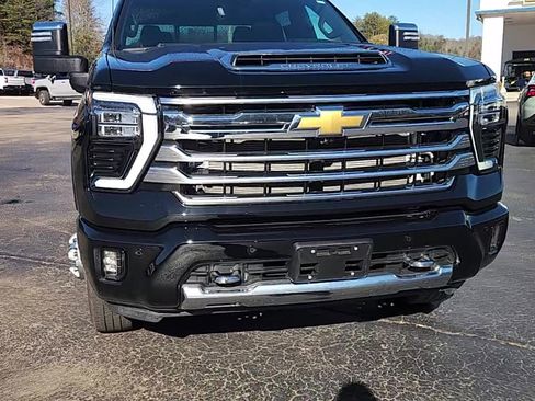 Used 2025 Chevrolet Silverado 3500 High Country w/ High Country Premium Package image 2