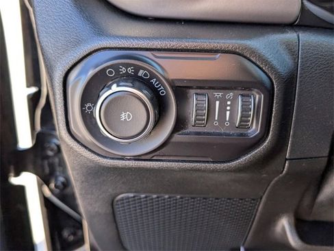 Used 2018 Jeep Wrangler Unlimited Sport S image 26