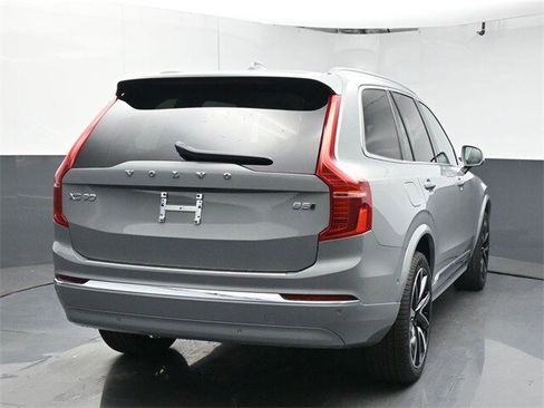 New 2025 Volvo XC90 B5 Plus w/ Protection Package Premier image 7