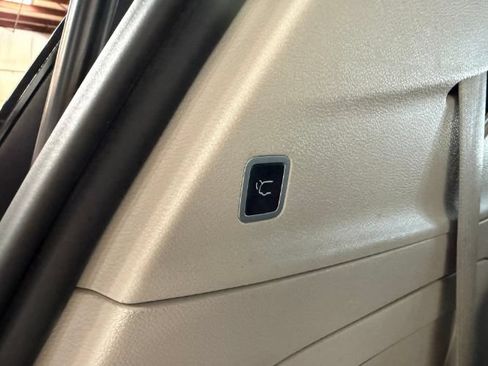 Used 2024 Chrysler Pacifica Limited FWD image 27