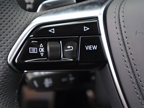 Used 2025 Audi S8 w/ Executive Package image 20