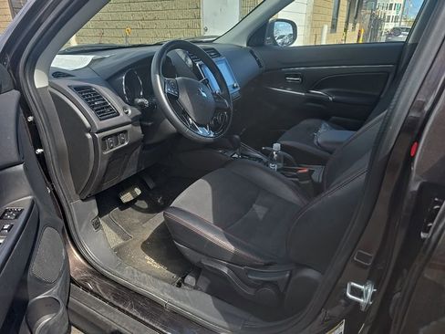 Used 2025 Mitsubishi Outlander Sport SE AWD/4WD image 7